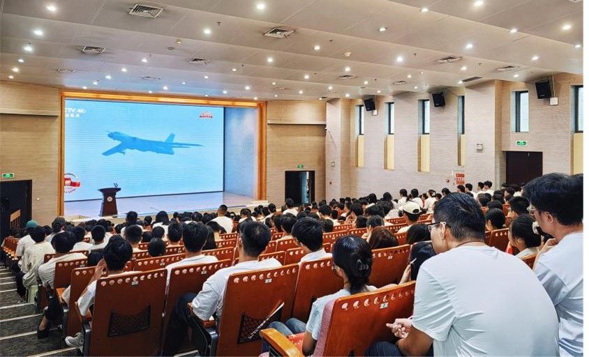 弘扬伟大抗战精神 勇担民族复兴使命丨外国语学院师生热议抗战胜利80周年阅兵